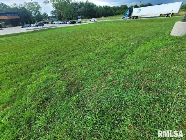 $149,000 | 3128 Veterans Memorial Drive, Mount Vernon, IL 62864