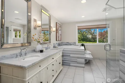 $3,699,000 | 2650 79th Avenue Northeast, Medina, WA 98039