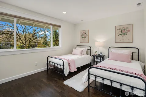 $3,699,000 | 2650 79th Avenue Northeast, Medina, WA 98039