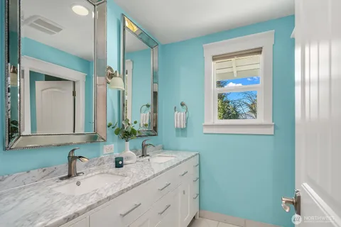 $3,699,000 | 2650 79th Avenue Northeast, Medina, WA 98039