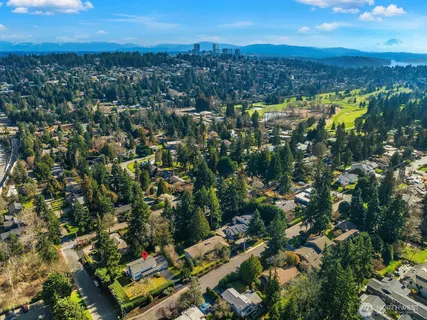 $3,699,000 | 2650 79th Avenue Northeast, Medina, WA 98039