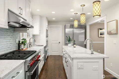 $3,699,000 | 2650 79th Avenue Northeast, Medina, WA 98039