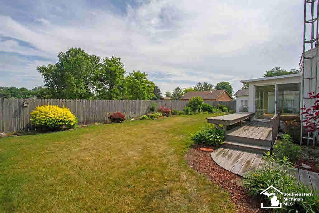 2450 West Erie Road Temperance, MI 48182 - Photo 24 of 28 21177843-23.JPG