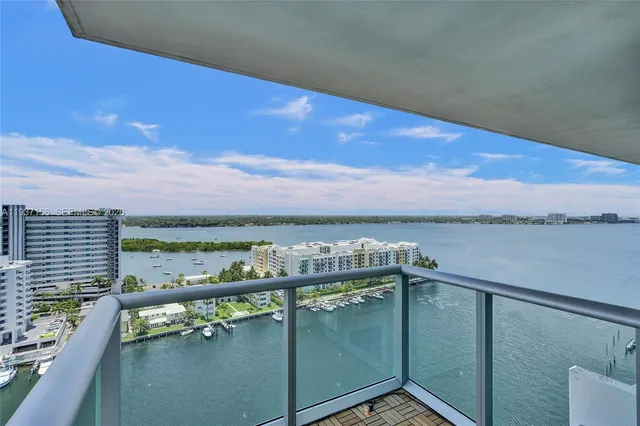 $1,275,000 | 7930 East Drive, Unit 1806, North Bay Village, FL 33141