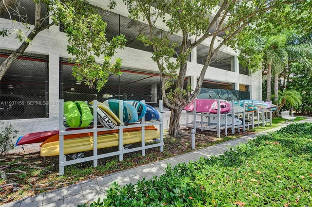 a view of a multi story building