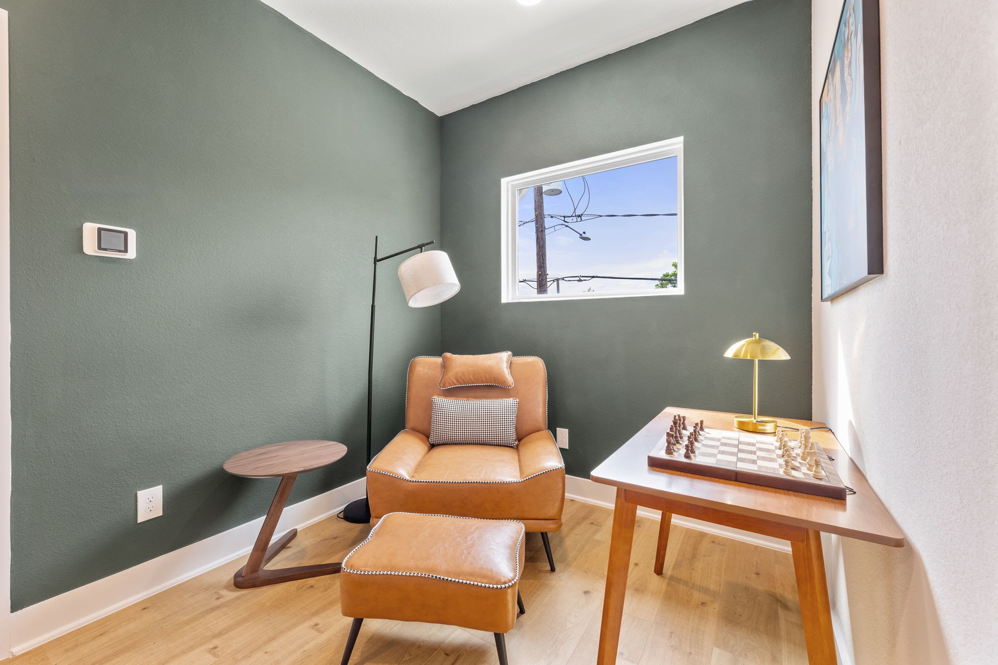 5502 Texas Street Houston, TX 77011 - Photo 25 of 33 a view of a room that has a table and chairs