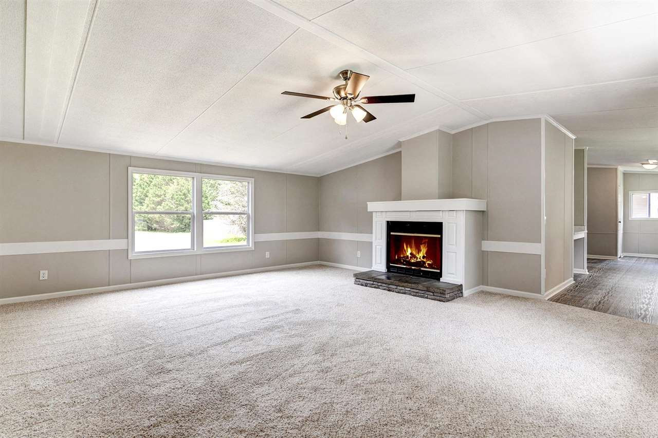 861 Scott Road Kenly, NC 27542 - Photo 18 of 30 Living Room