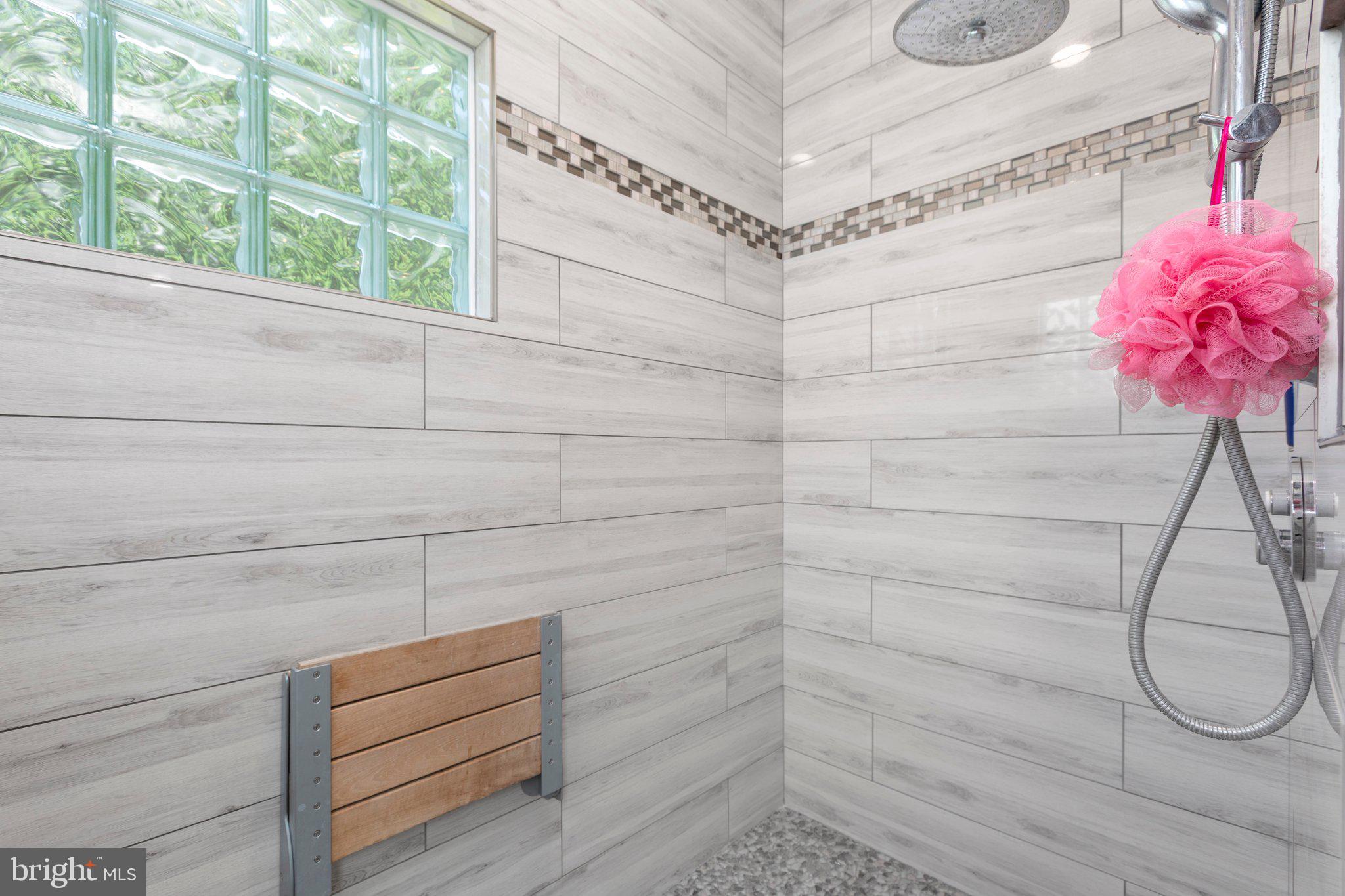 565 Busbees Point Road Bumpass, VA 23024 - Photo 33 of 135 Stunning ensuite bathroom