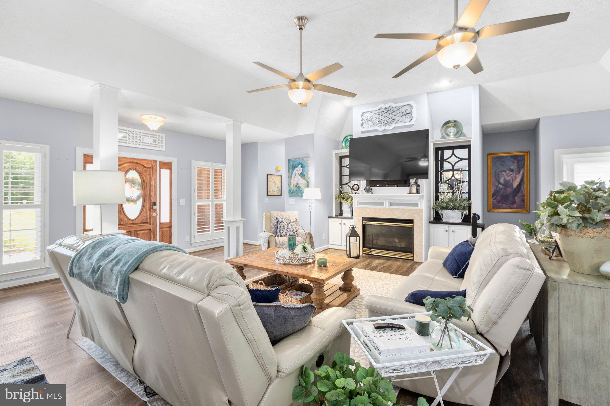 565 Busbees Point Road Bumpass, VA 23024 - Photo 5 of 135 Great/living room w/lake views