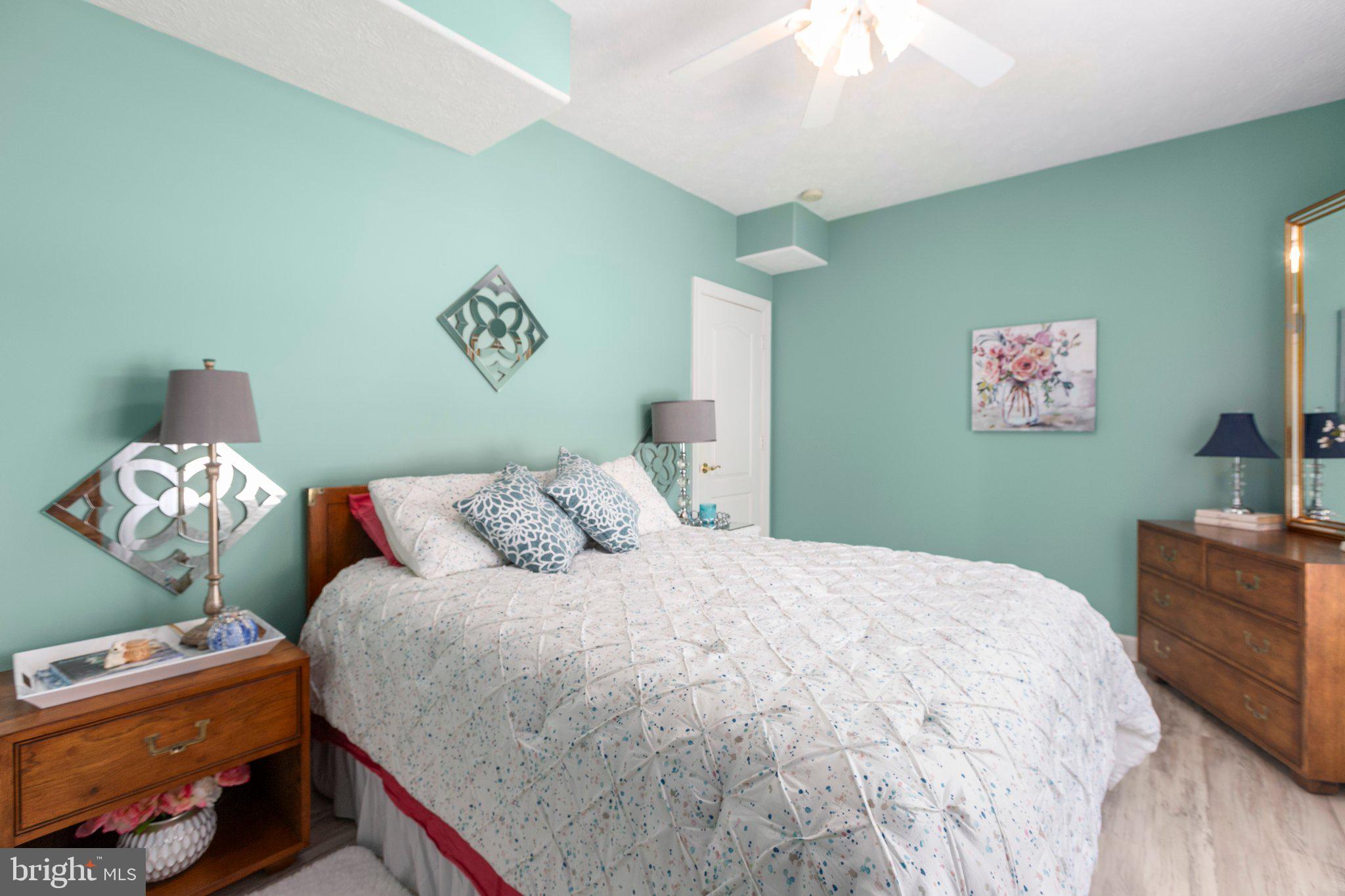 565 Busbees Point Road Bumpass, VA 23024 - Photo 51 of 135 Lower level bedroom with lake views