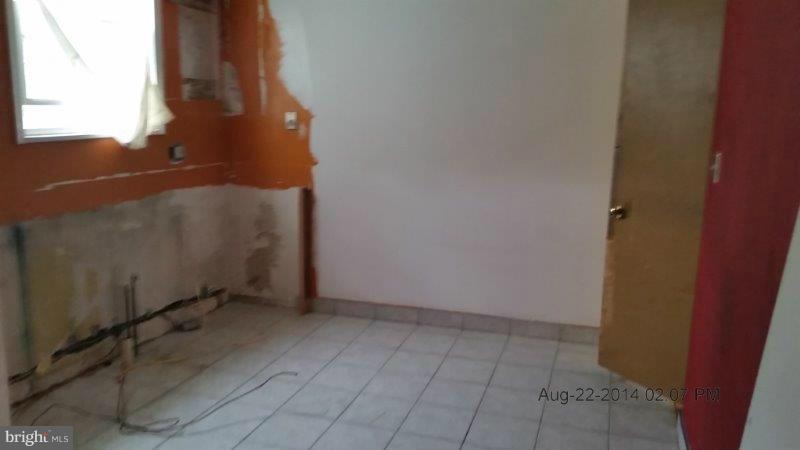 4223 Bonner Road Baltimore, MD 21216 - Photo 5 of 11 Kitchen