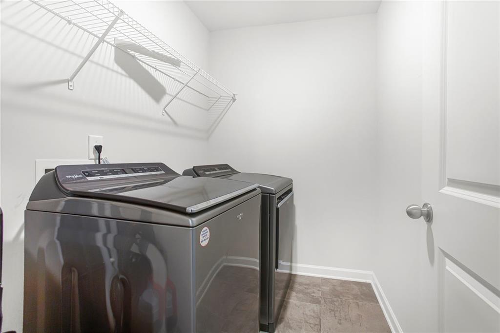 3570 Saratoga Circle Decatur, GA 30034 - Photo 23 of 26 a utility room with dryer and washer