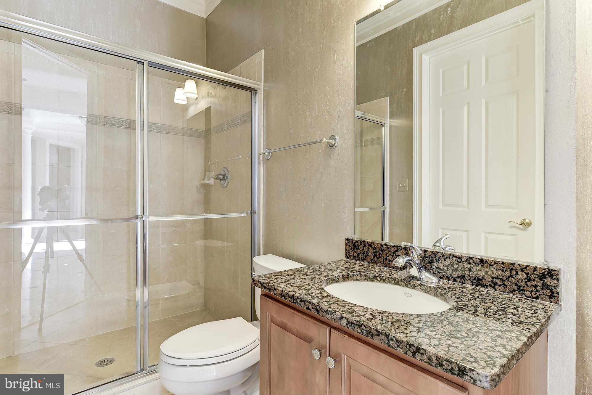 11211 Marwood Hill Road Potomac, MD 20854 - Photo 19 of 30 Bath