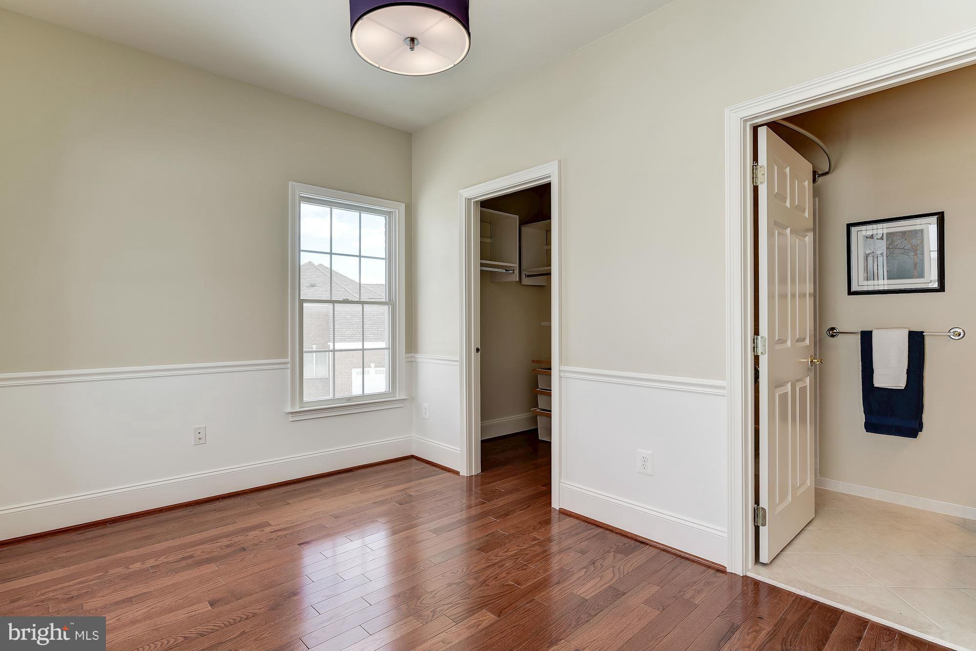 11211 Marwood Hill Road Potomac, MD 20854 - Photo 23 of 30 Dressing Room
