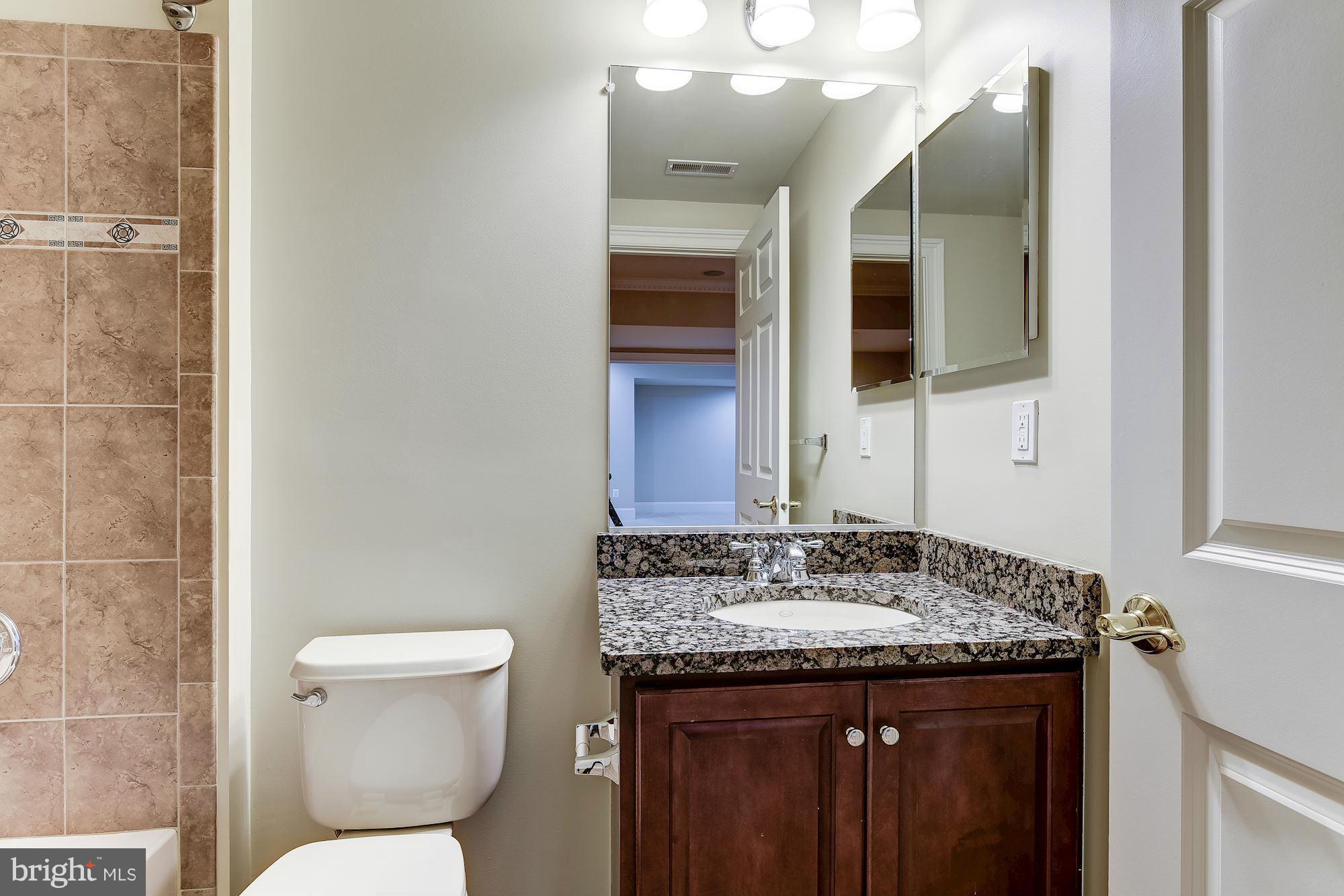 11211 Marwood Hill Road Potomac, MD 20854 - Photo 27 of 30 Bath