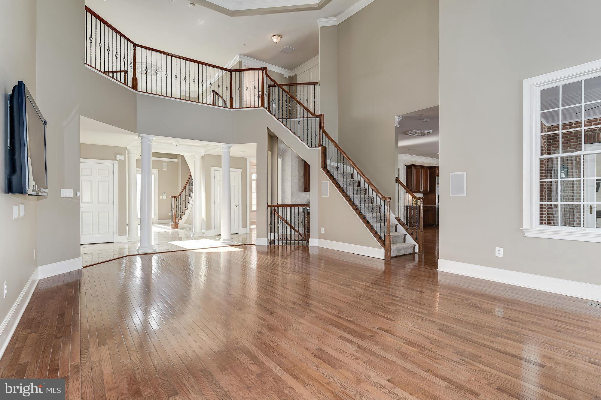 11211 Marwood Hill Road Potomac, MD 20854 - Photo 6 of 30 Family Room