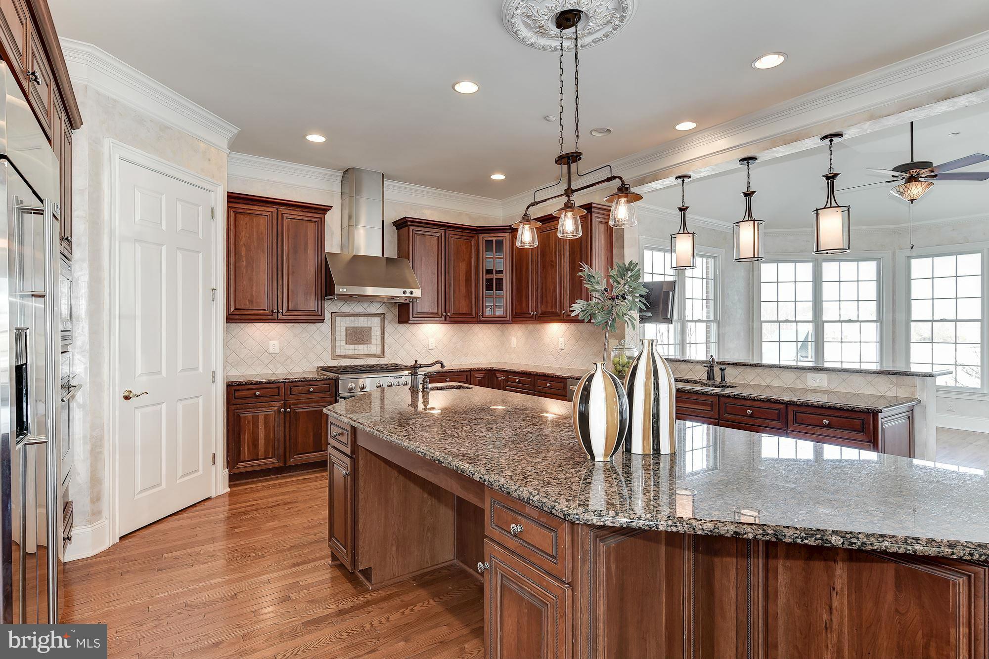 11211 Marwood Hill Road Potomac, MD 20854 - Photo 10 of 30 Kitchen