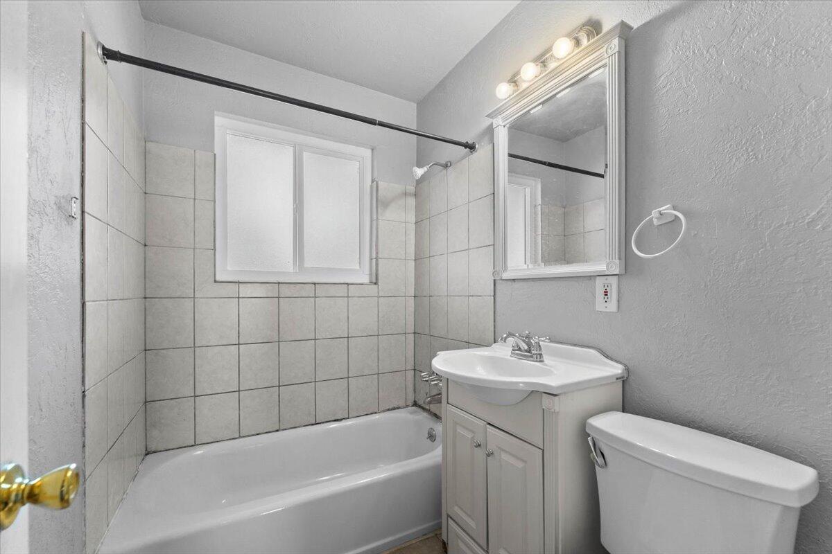 1565 Becky Way Redding, CA 96002 - Photo 10 of 14 09-1565 Becky Way - I-14