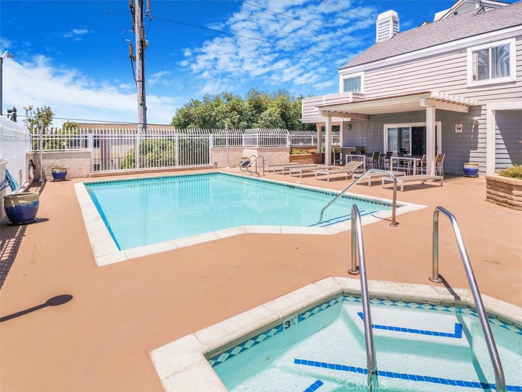 628 Daisy Avenue, Unit 222 Long Beach, CA 90802 - Photo 4 of 20 a view of a patio with swimming pool