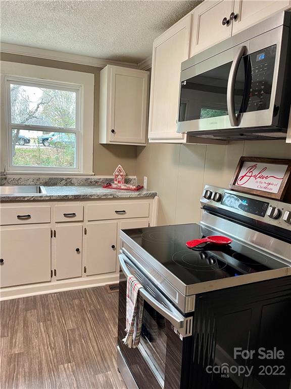 351 Huckleberry Ridge Road Hiddenite, NC 28636 - Photo 7 of 17 Gallery Image 7
