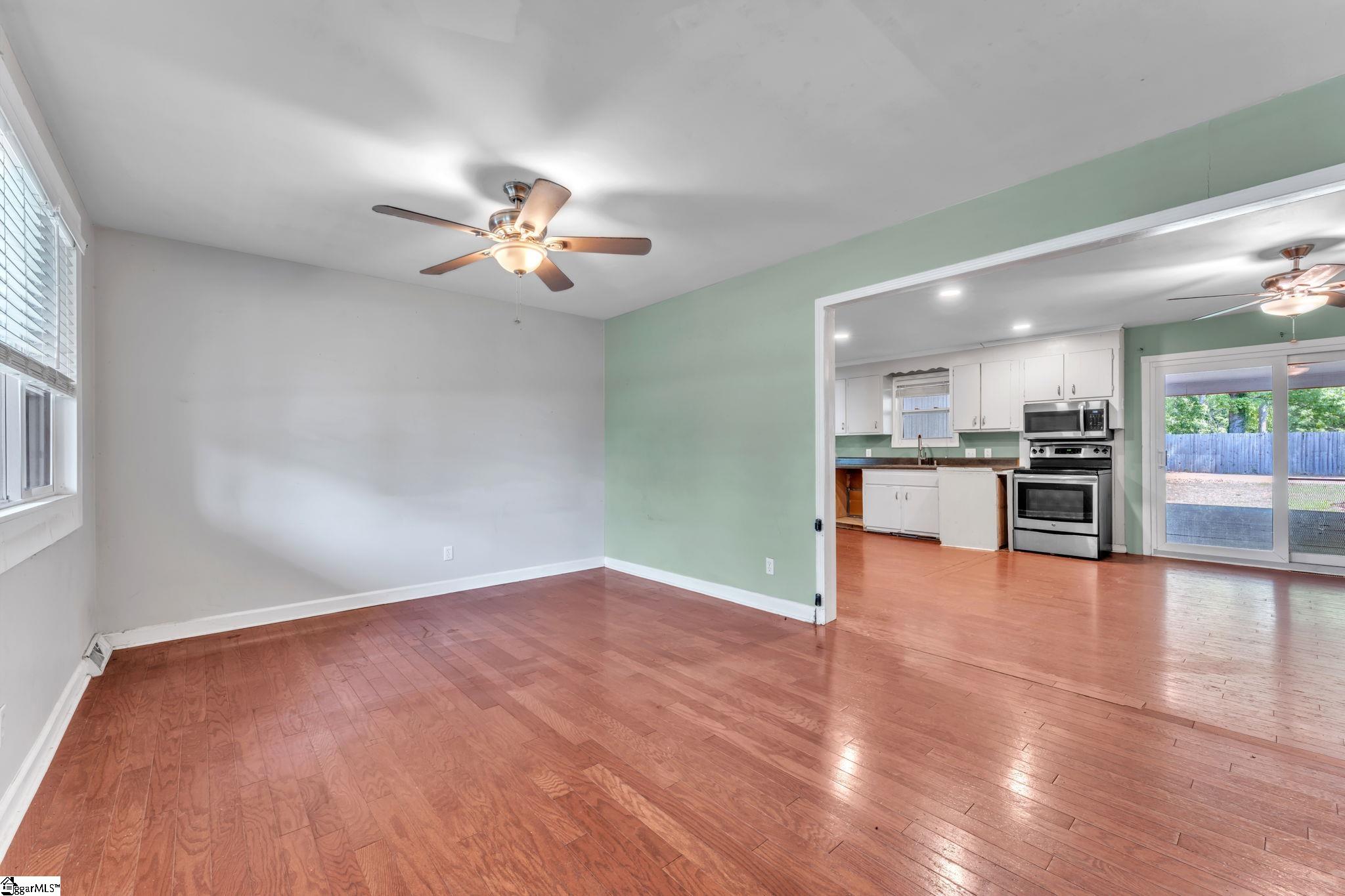 2601 East Lee Road Taylors, SC 29687 - Photo 5 of 33 Gallery Image 5