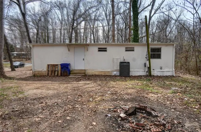 $1,200 | 4606 Woodvery Drive, Liberty, NC 27298