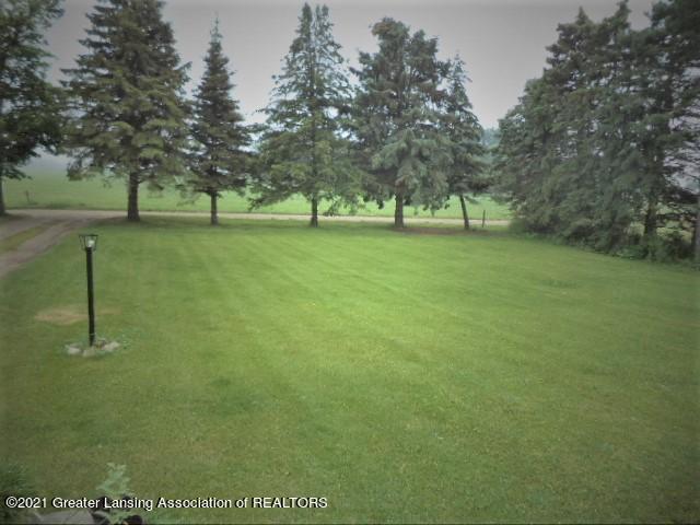 4153 East Centerline Road St. Johns, MI 48879 - Photo 3 of 19 Front yard view
