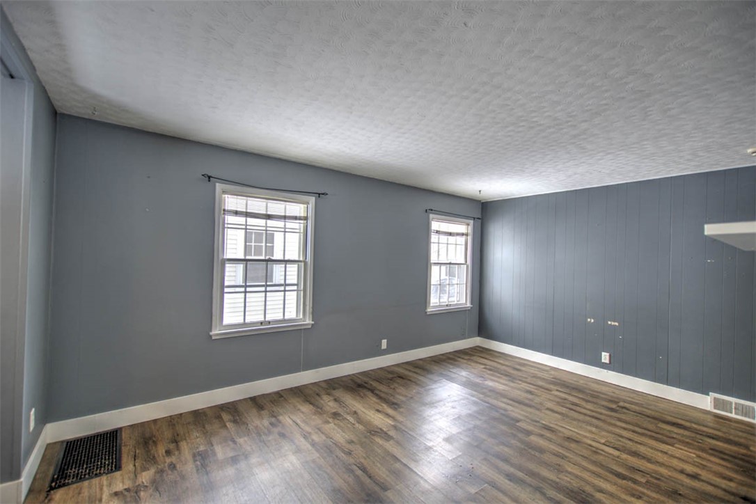 128 Victoria Avenue Decatur, IL 62522 - Photo 9 of 27 Gallery Image 9