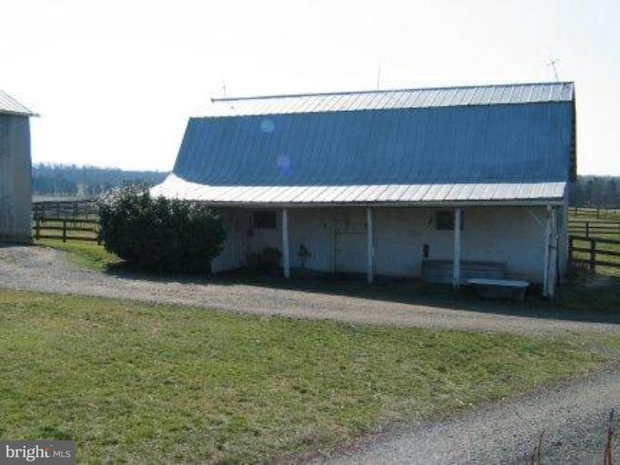 10407 Eustace Road Midland, VA 22728 - Photo 5 of 14 Small Barn
