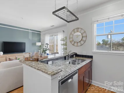 $380,000 | 400 Clarice Avenue, Unit 160, Charlotte, NC 28204