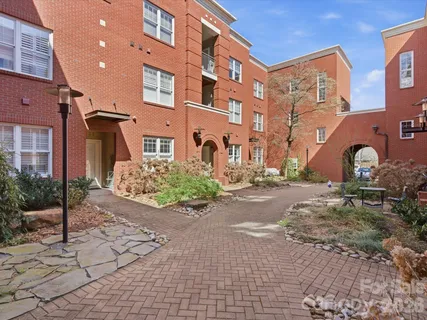 $380,000 | 400 Clarice Avenue, Unit 160, Charlotte, NC 28204