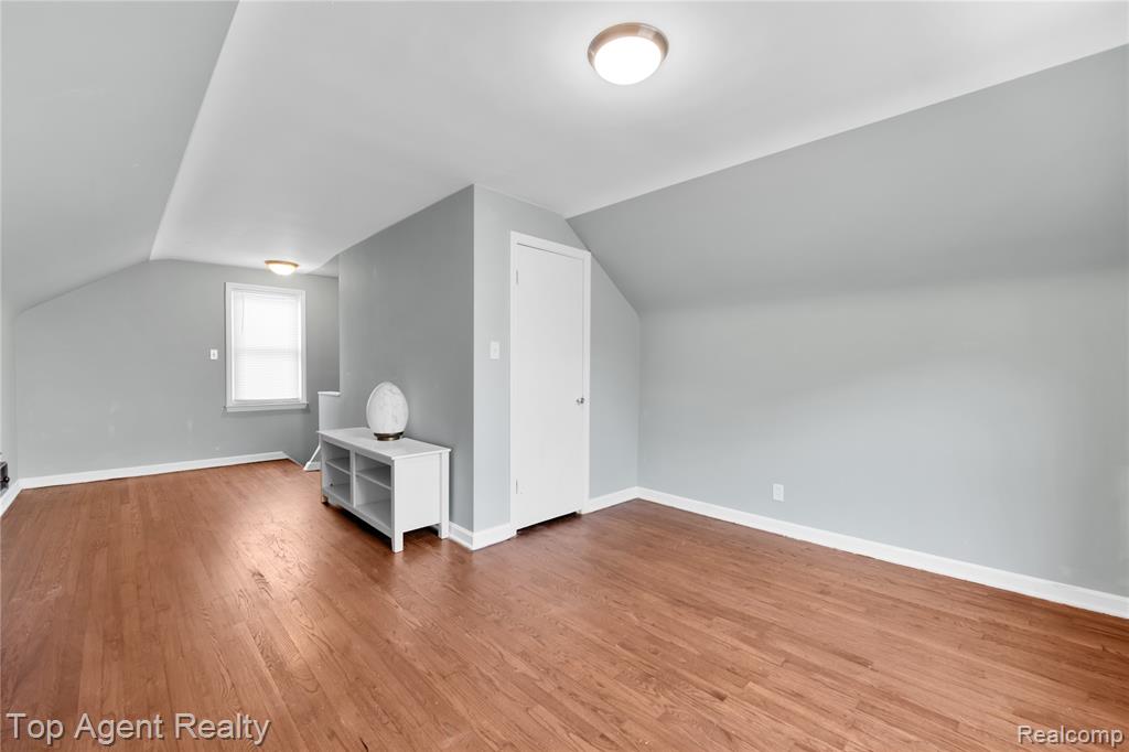 9917 Rutland Street Detroit, MI 48227 - Photo 18 of 28