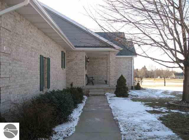 886 East Blanchard Road Shepherd, MI 48883 - Photo 14 of 50 1774376-13.JPG