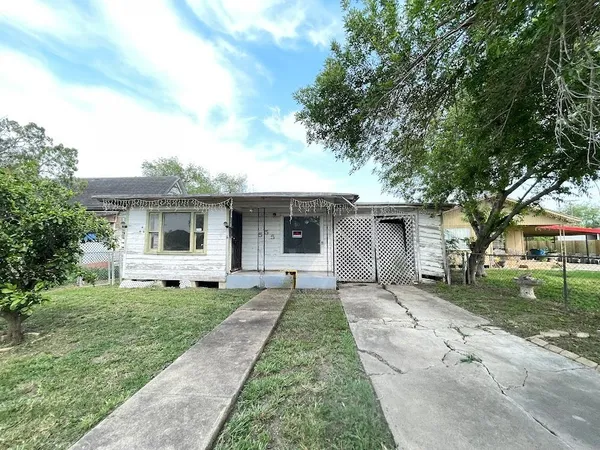$94,999 | 555 South Reagan Street, San Benito, TX 78586