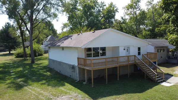 $97,000 | 465 East Ash Street, Watseka, IL 60970