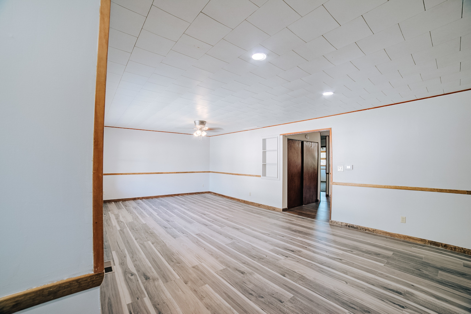 465 East Ash Street Watseka, IL 60970 - Photo 9 of 25