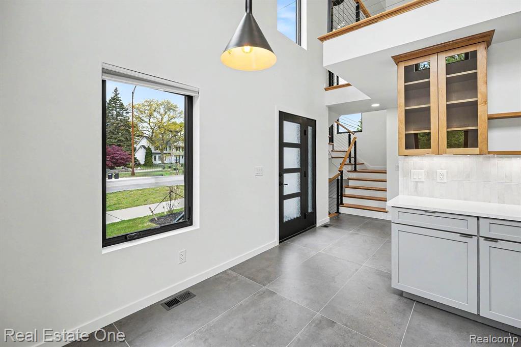 6480 John R Road Troy, MI 48085 - Photo 4 of 32