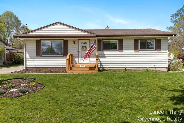 $289,900 | 3225 Abington Drive Northwest, Grand Rapids, MI 49544