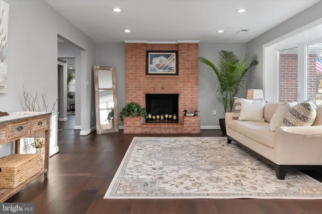 $675,000 | 10774 West Crestview Lane, Laurel, MD 20723