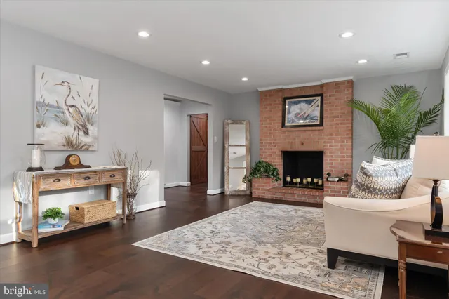 $675,000 | 10774 West Crestview Lane, Laurel, MD 20723