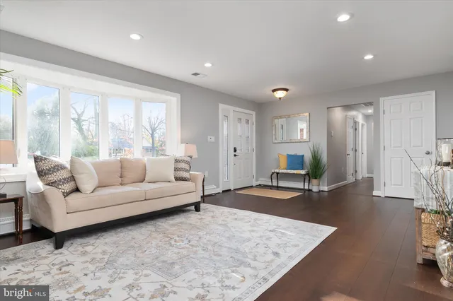 $675,000 | 10774 West Crestview Lane, Laurel, MD 20723