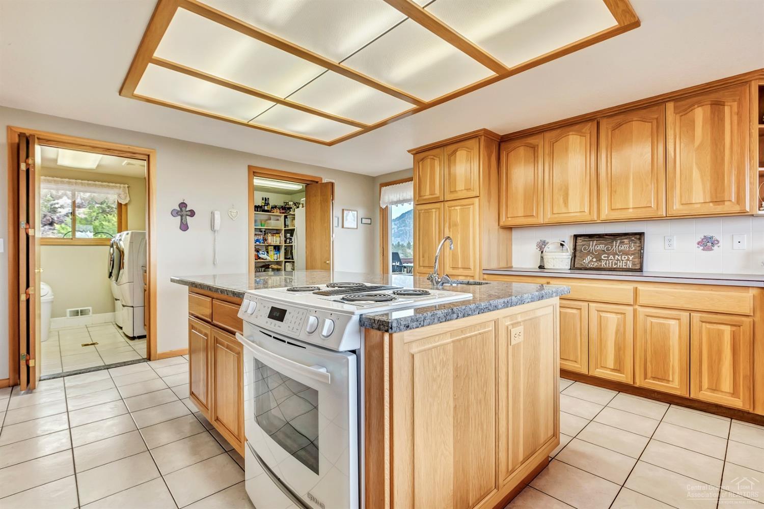 3194 Northeast Yellowpine Road Prineville, OR 97754 - Photo 13 of 25 Additional Photo
