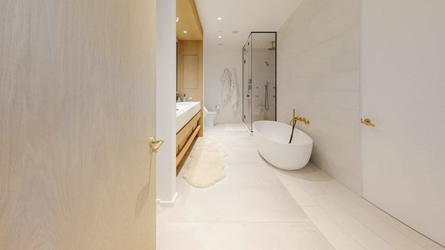 $11,000,000 | 2 Avery Street, Unit PH2A, Boston, MA 02111