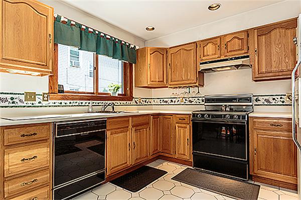 70 Rossmore Road Boston, MA 02130 - Photo 4 of 17