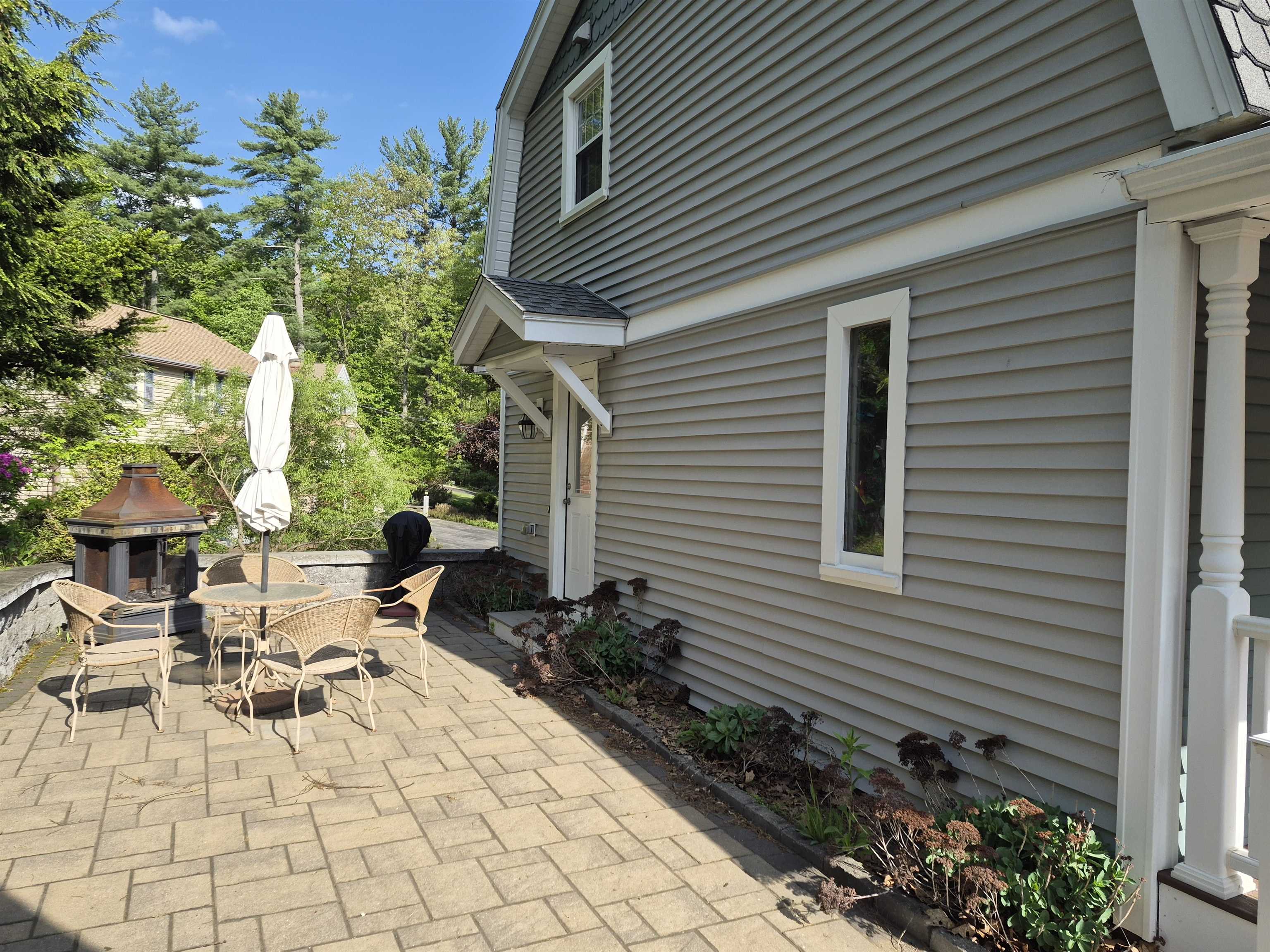 20 Shelburne Road Nashua, NH 03063 - Photo 3 of 41