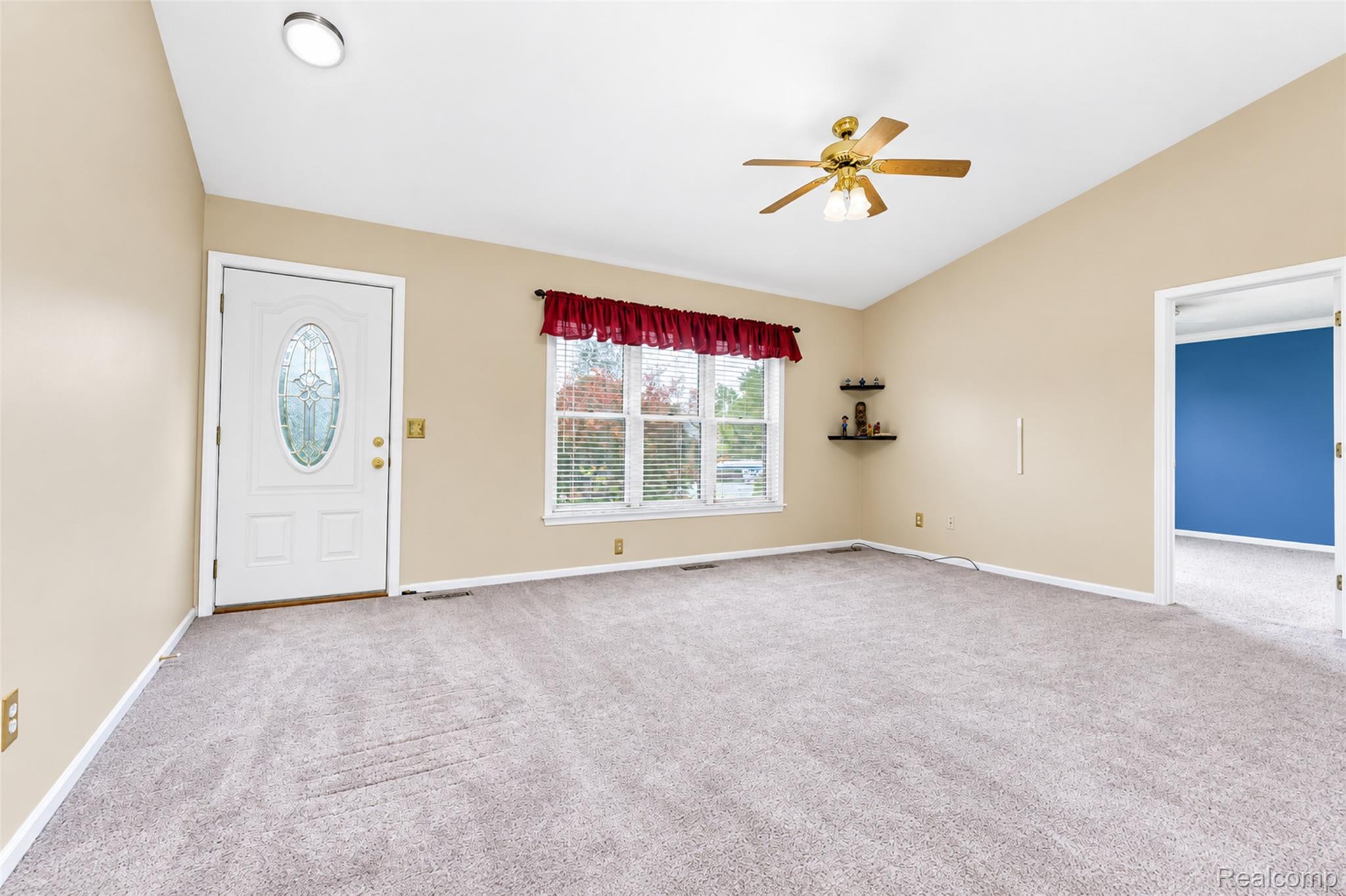 5451 North Fleming Road Fowlerville, MI 48836 - Photo 2 of 32 DSC09243-2.jpg