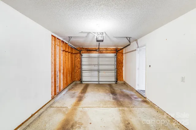 a view of house with yard