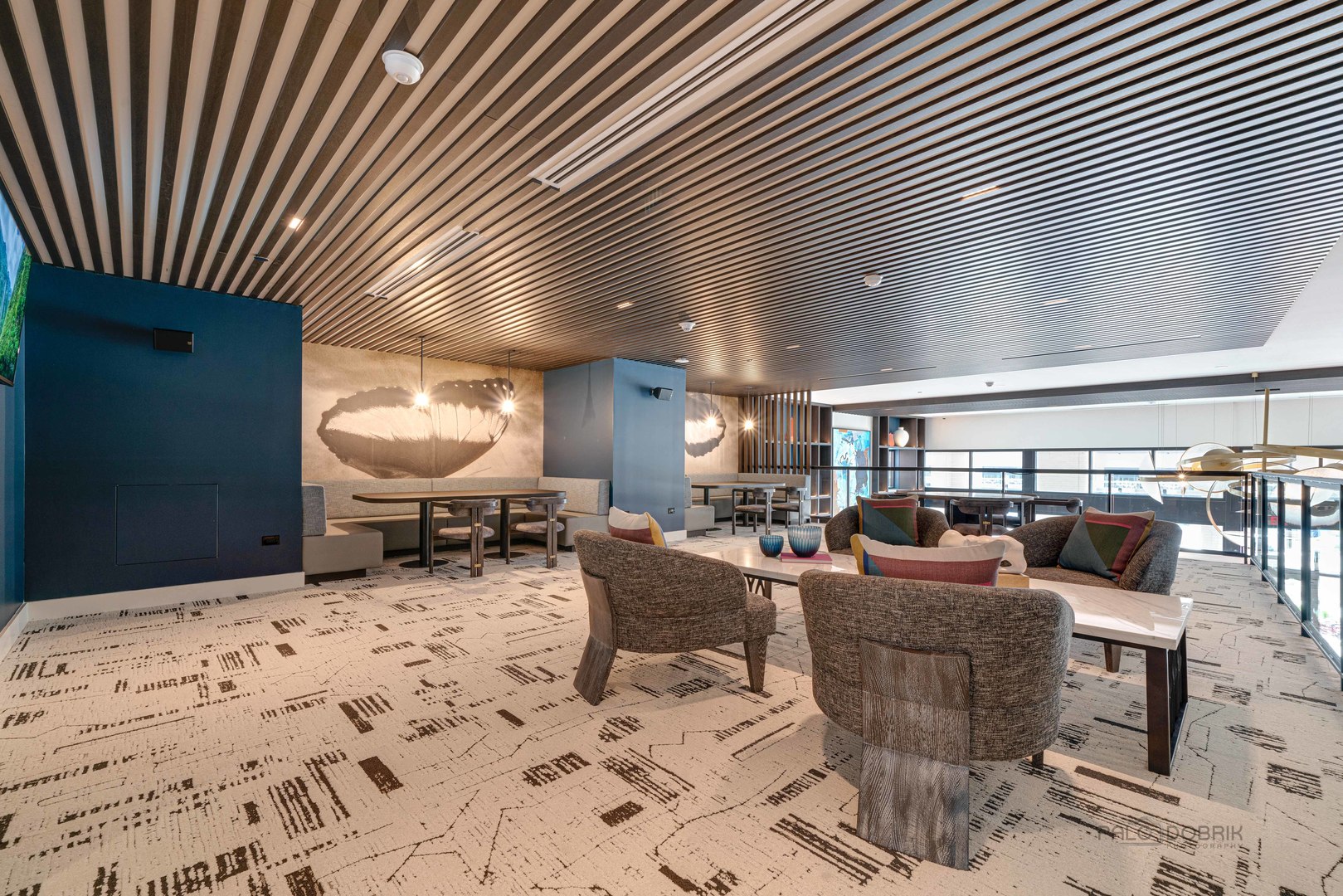 750 Hawthorn Row, Unit 1115 Vernon Hills, IL 60061 - Photo 8 of 24 a living room with furniture