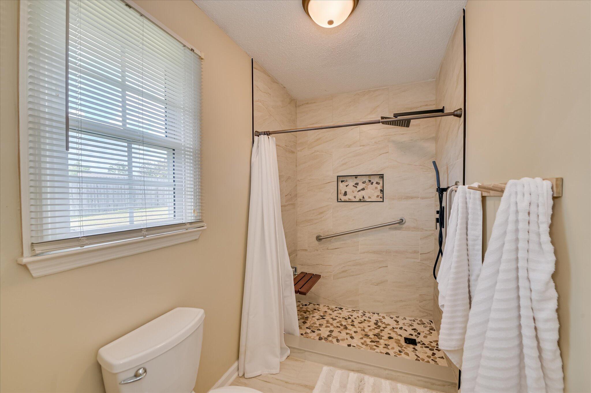 441 Vaughn Road Augusta, GA 30907 - Photo 20 of 34 Primary Ensuite Bathroom