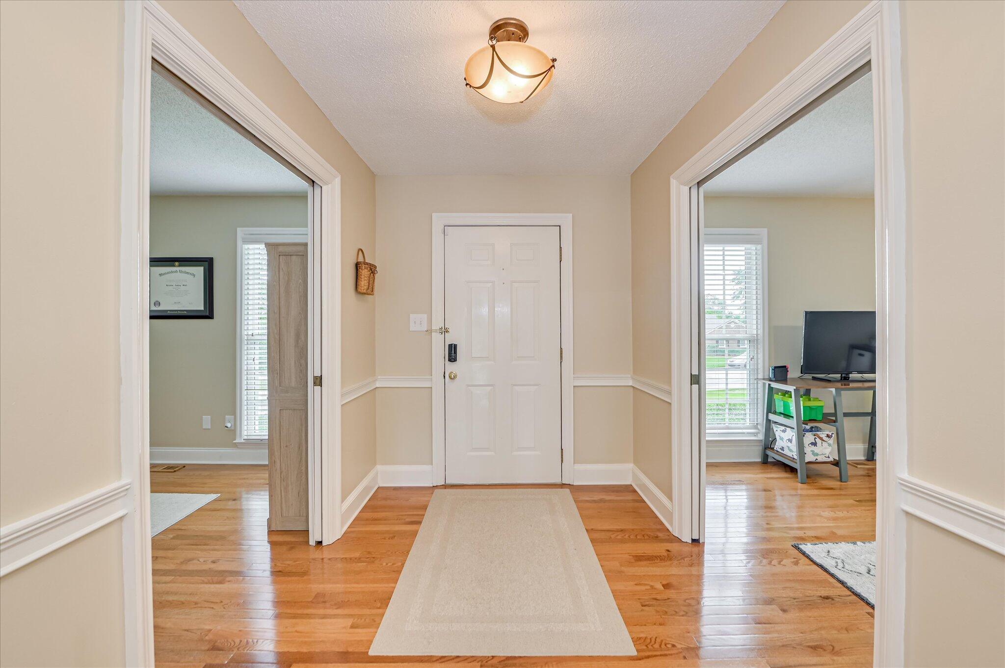 441 Vaughn Road Augusta, GA 30907 - Photo 4 of 34 Foyer